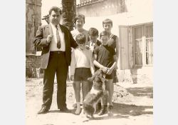 Arrière de la Poste de Breuillet, jour de communion, 1967 / Visuel : D.R.
