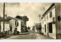 Centre bourg - La même vue dans les années 60 - peu de changement si ce n'est... l'électricité ! / Visuel : D.R.