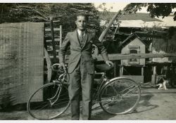 Cycliste à Taupignac, 1936 / Visuel : D.R.