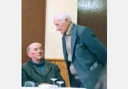 Deux personnages importants dans la commune - le curé et le garde champêtre / Visuel : D.R.
