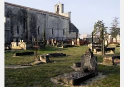 Église, cimetière / Visuel : D.R.