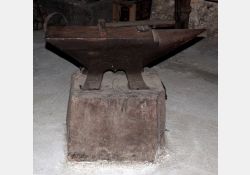 Enclume et marteau de forgeron / Visuel : D.R.