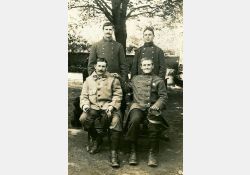 Officier et sous-officiers, 1914-1918 / Visuel : D.R.