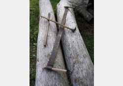 Pèle-bille, herminette / Visuel : D.R.