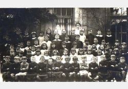 Photo d'école, 1938
Nous n'avons malheureusement pas les noms de tous ces bambins. Si vous en savez plus que nous, merci de nous en informer. / Visuel : D.R.
