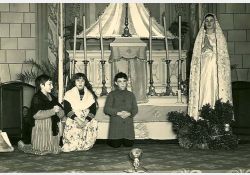 Reconstitution à l'église de Breuillet des apparitions de la vierge à Fatima / Visuel : D.R.