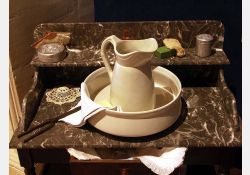 Visuel : D.R. Table de toilette