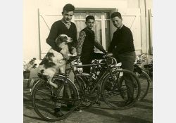 Vélos et copains, 1961 / Visuel : D.R.